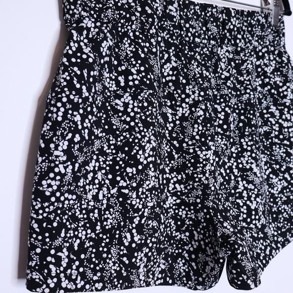 LULULEMON On The Fly Short 2.5" Chirasu Black Medium Rise Casual Women's 6 - Picture 6 of 9